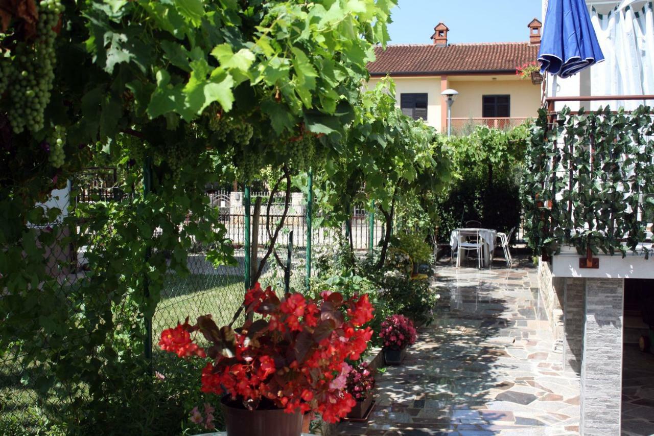 Apartment Vera Умаг Екстериор снимка